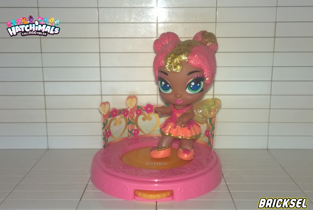 Spin Master Фея пикси Полетт (Peach Paulette) на темно-розовой платформе с заборчиком с сердечками и цветами персиковая, spin-master