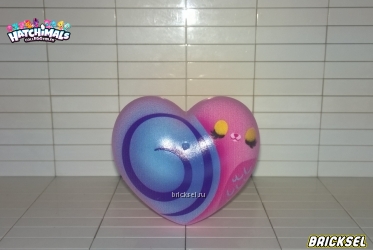 Яйцо-сердечко розово-голубое с одной стороны синяя спираль с другой спящий питомец