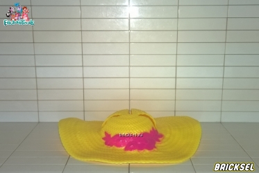 Шляпа с розовыми цветами желтая