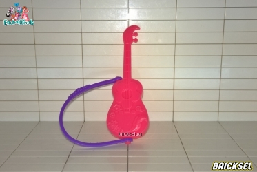 Гитара с фиолетовым ремнем темно-розовая