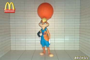 Фигурка Лола Банни с баскетбольным мячом